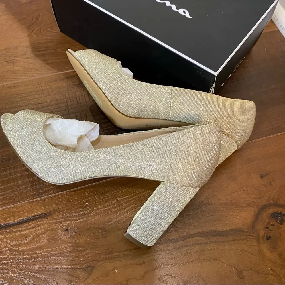 NWT Nina Farlyn gold platinum sparkly bedazzled peep toe heels 10